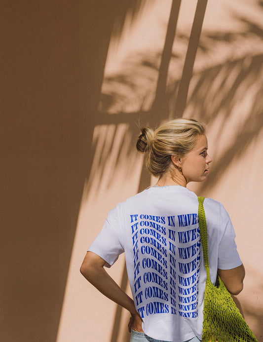 It comes in waves t-shirt L White (laatste stuk)