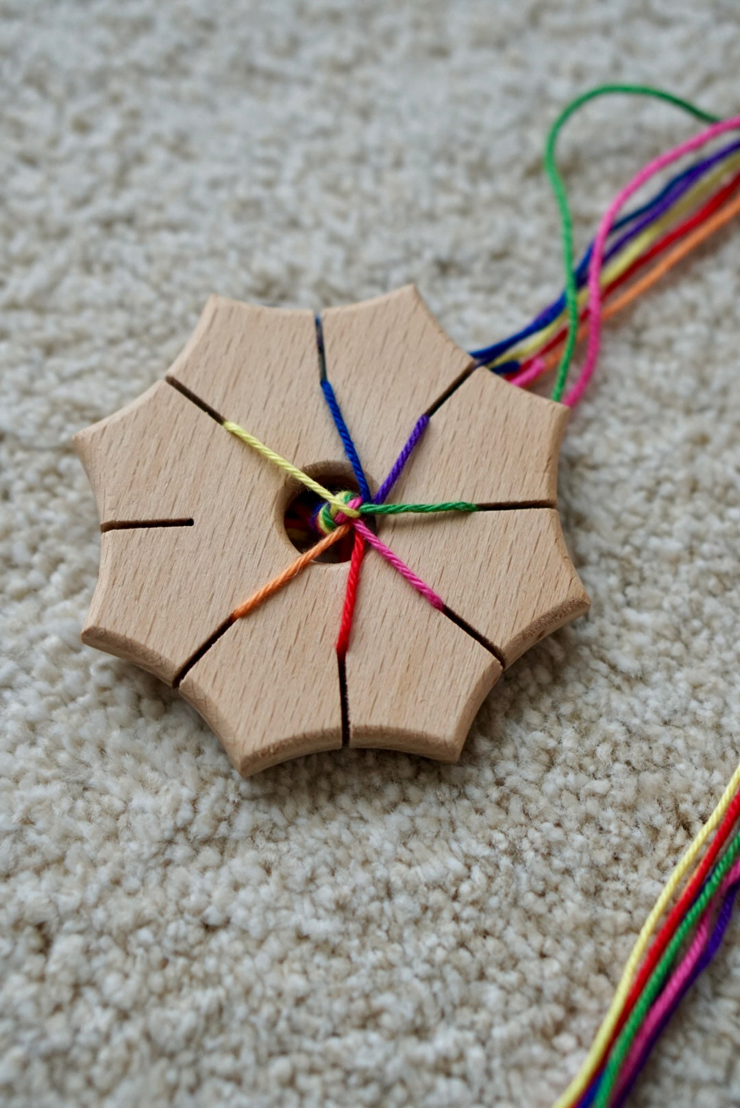 Weef- knoopster met katoen